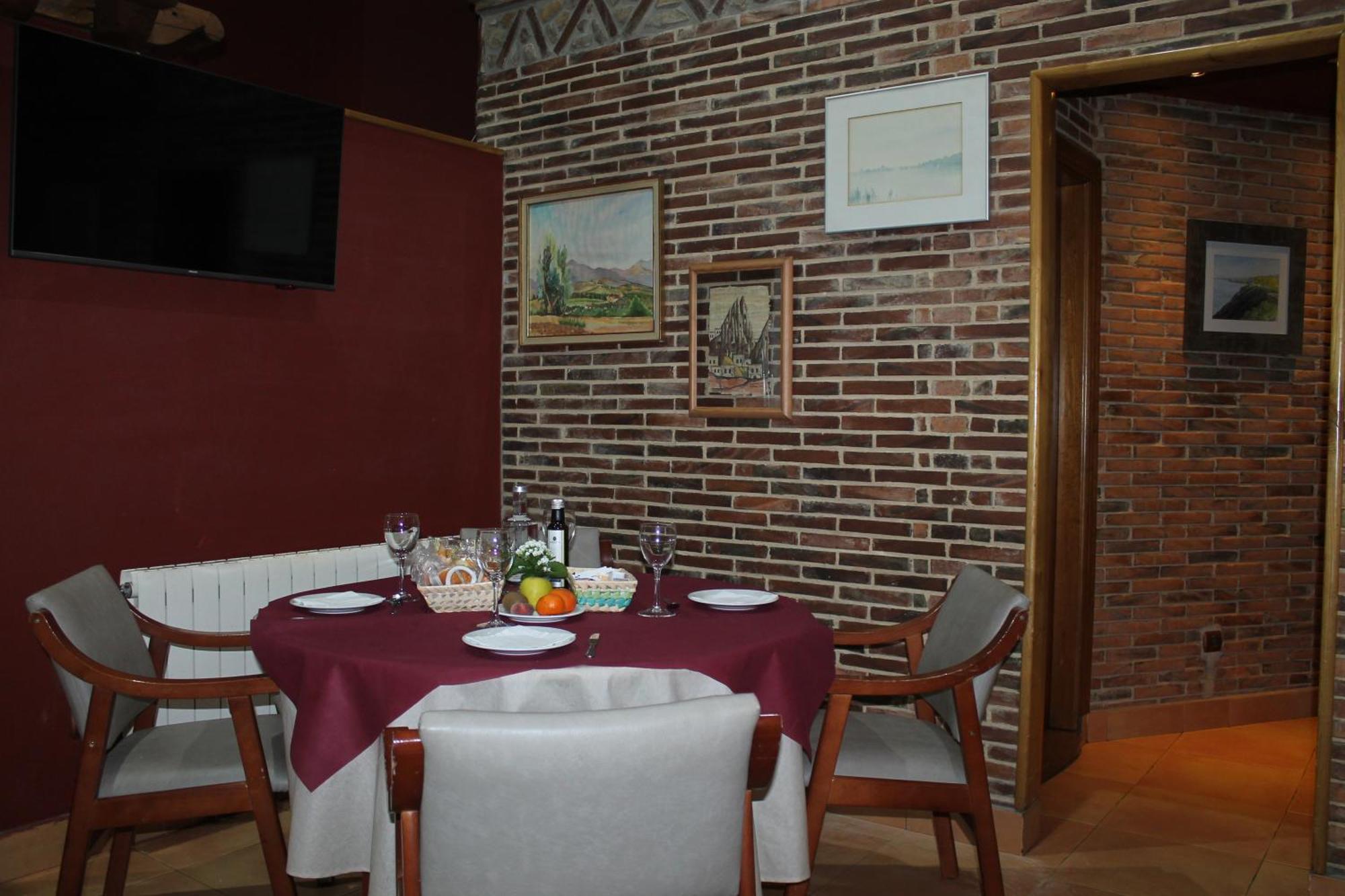 Hotel San Roque Reinosa Ngoại thất bức ảnh
