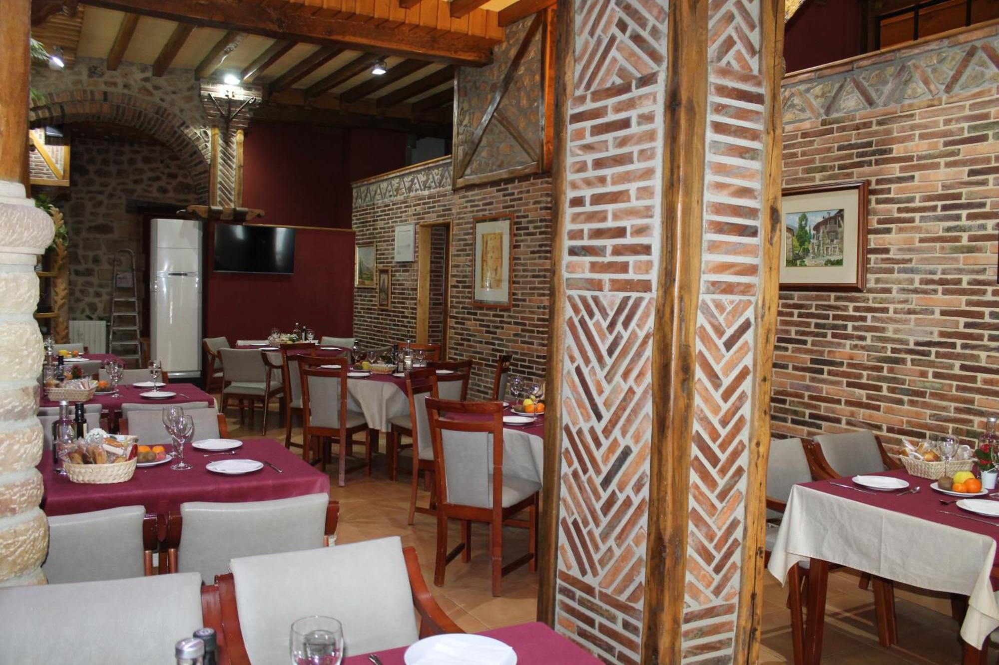 Hotel San Roque Reinosa Ngoại thất bức ảnh