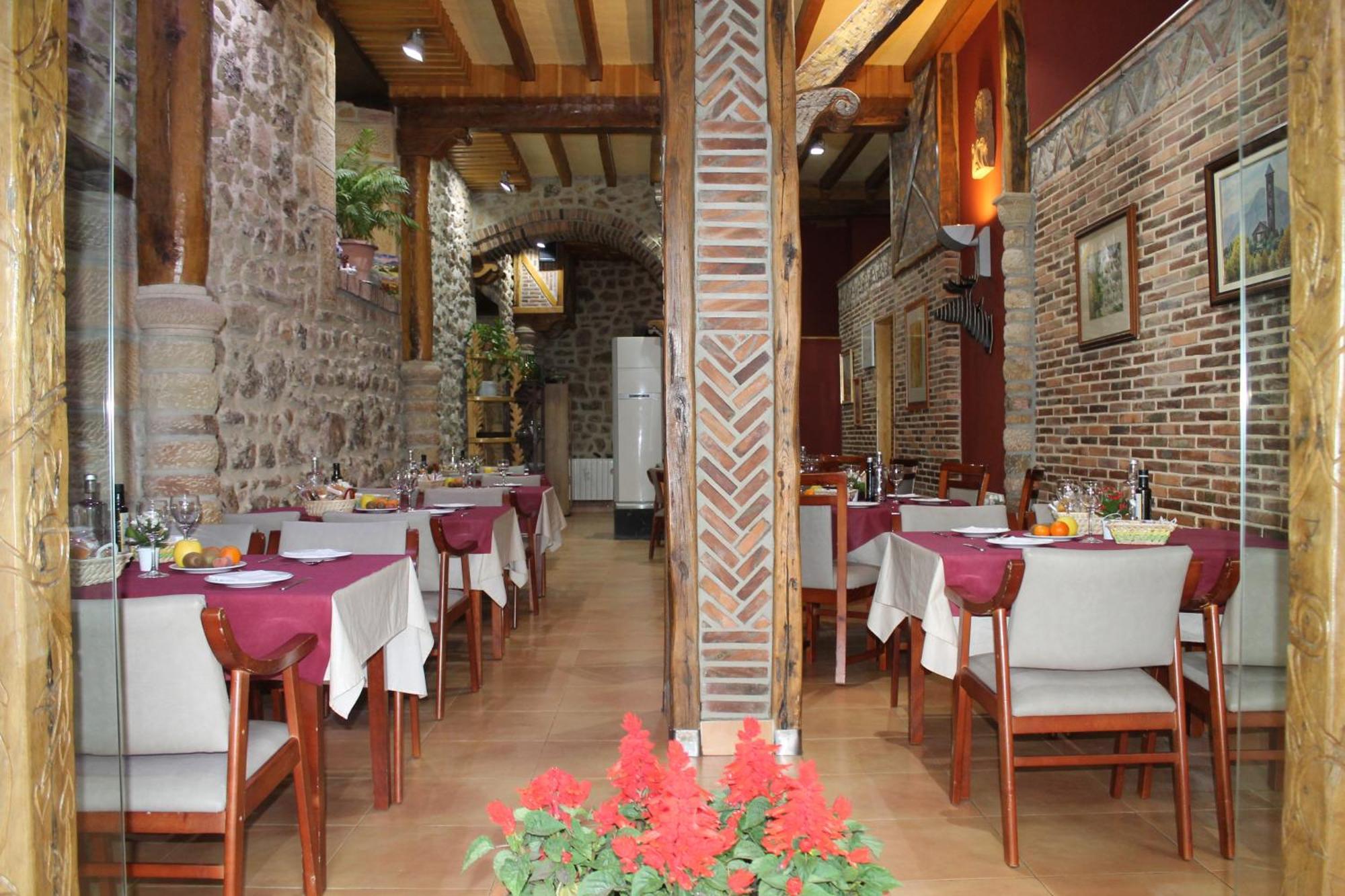 Hotel San Roque Reinosa Ngoại thất bức ảnh