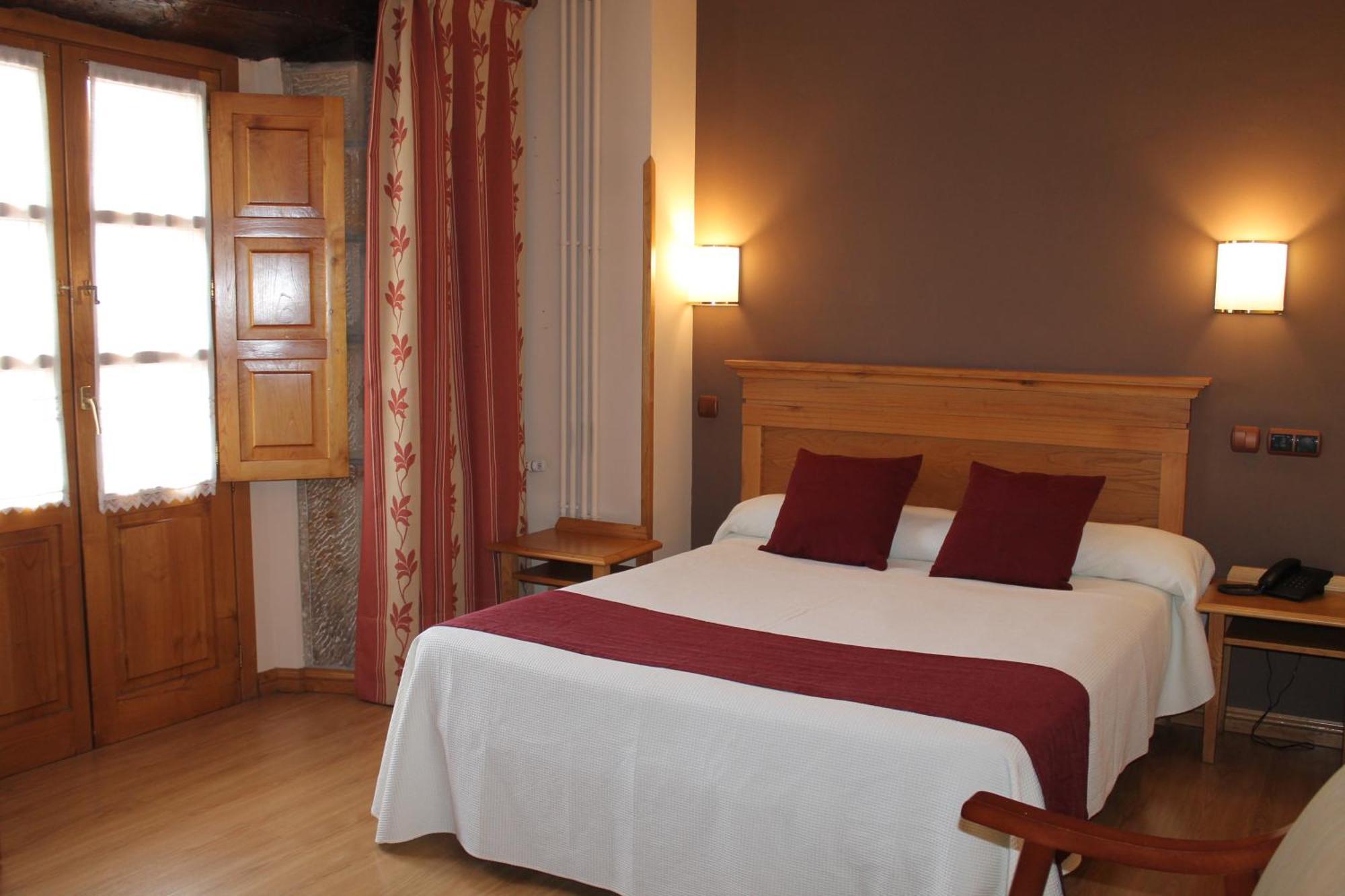 Hotel San Roque Reinosa Ngoại thất bức ảnh