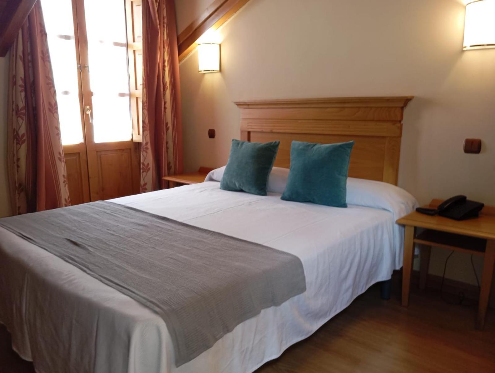 Hotel San Roque Reinosa Ngoại thất bức ảnh