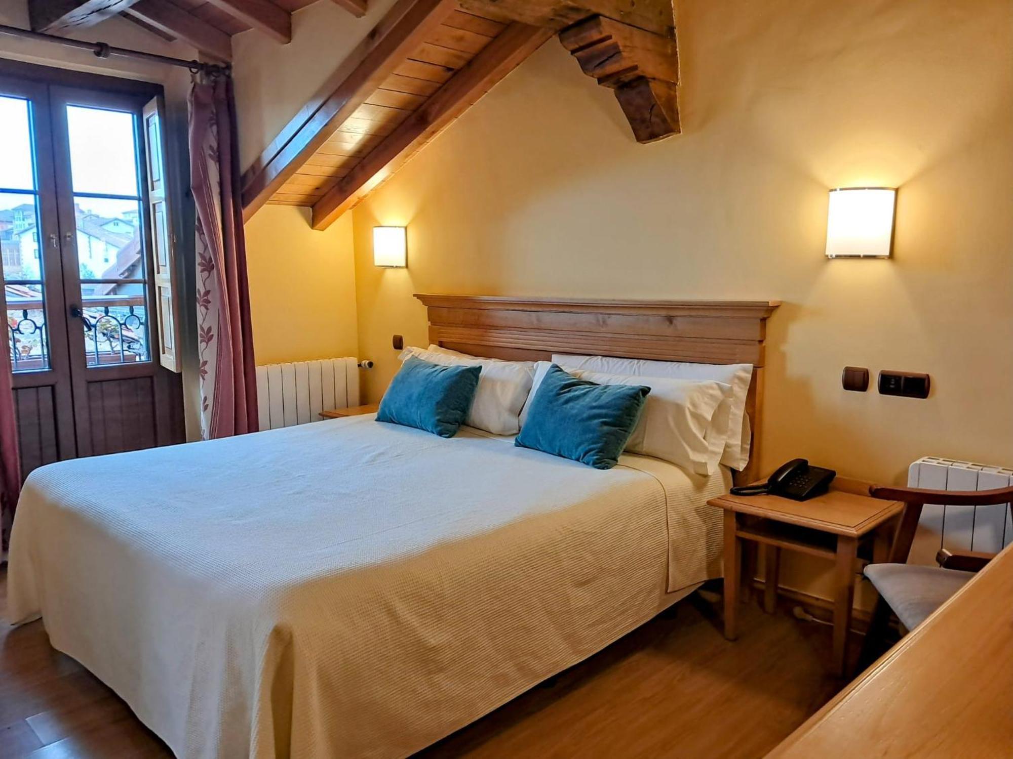 Hotel San Roque Reinosa Ngoại thất bức ảnh