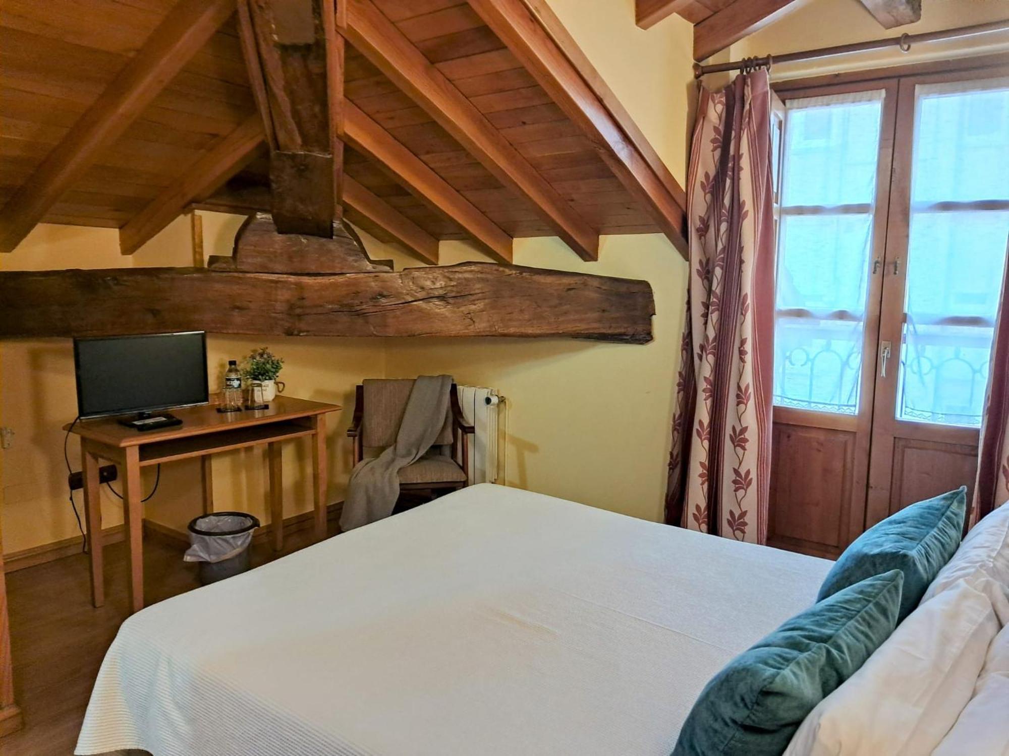Hotel San Roque Reinosa Ngoại thất bức ảnh