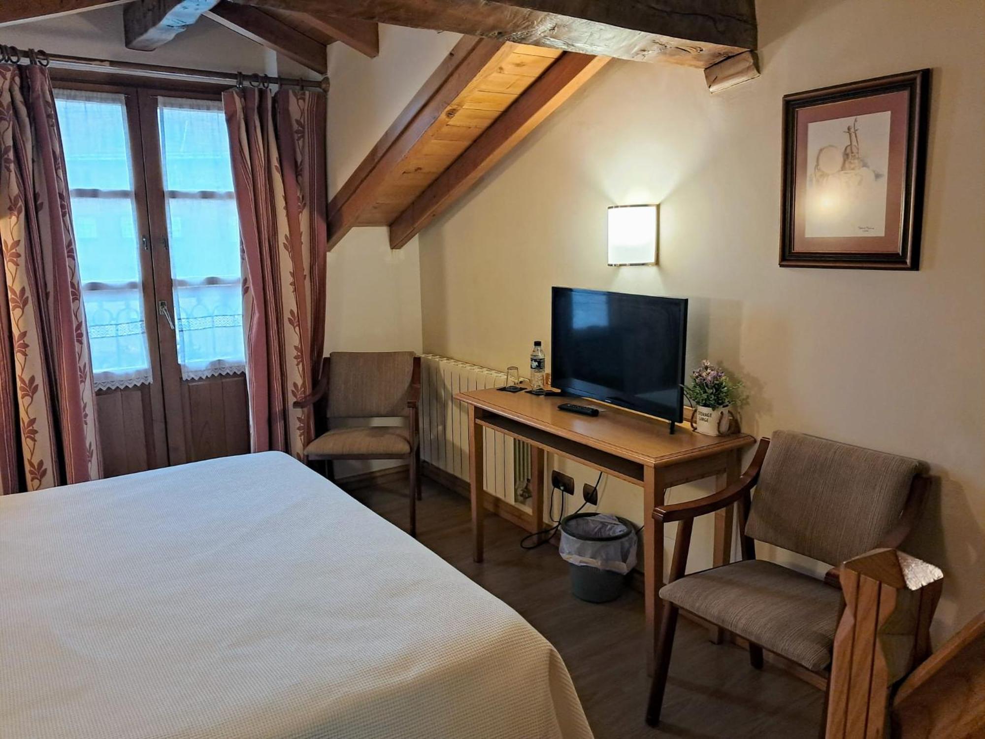 Hotel San Roque Reinosa Ngoại thất bức ảnh