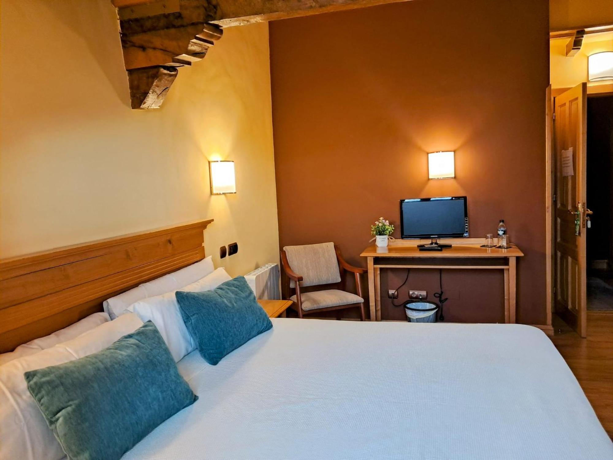 Hotel San Roque Reinosa Ngoại thất bức ảnh