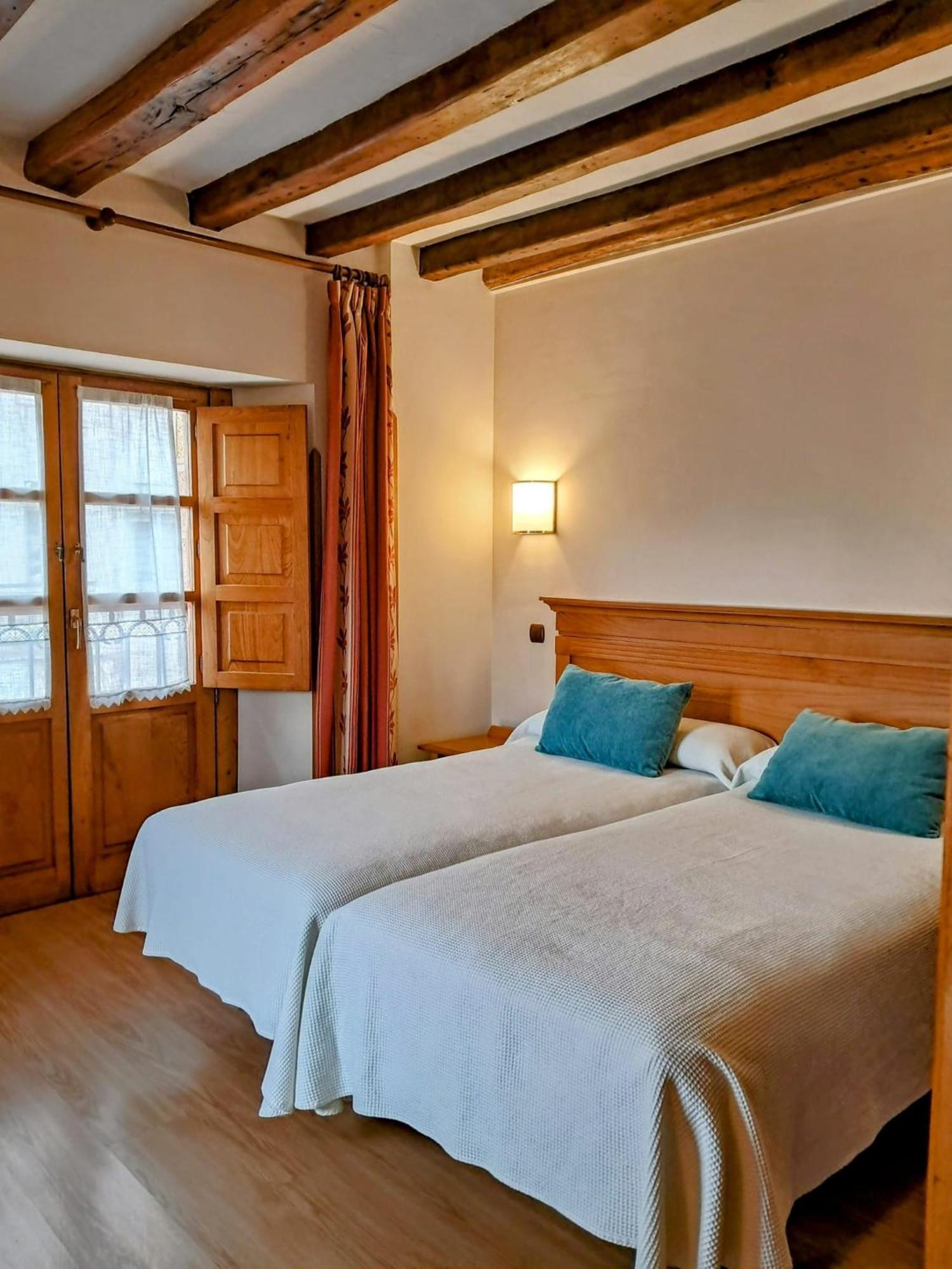 Hotel San Roque Reinosa Ngoại thất bức ảnh
