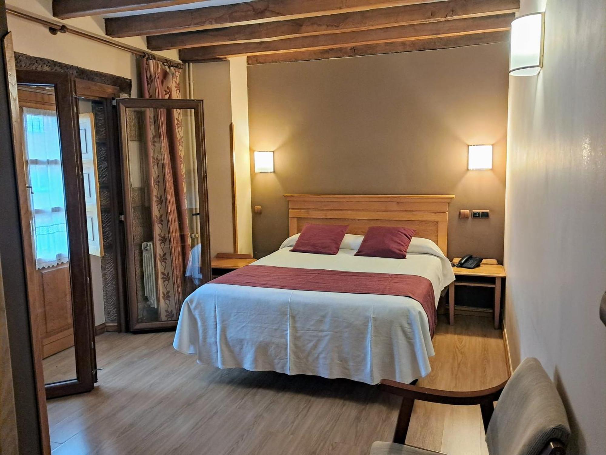Hotel San Roque Reinosa Ngoại thất bức ảnh