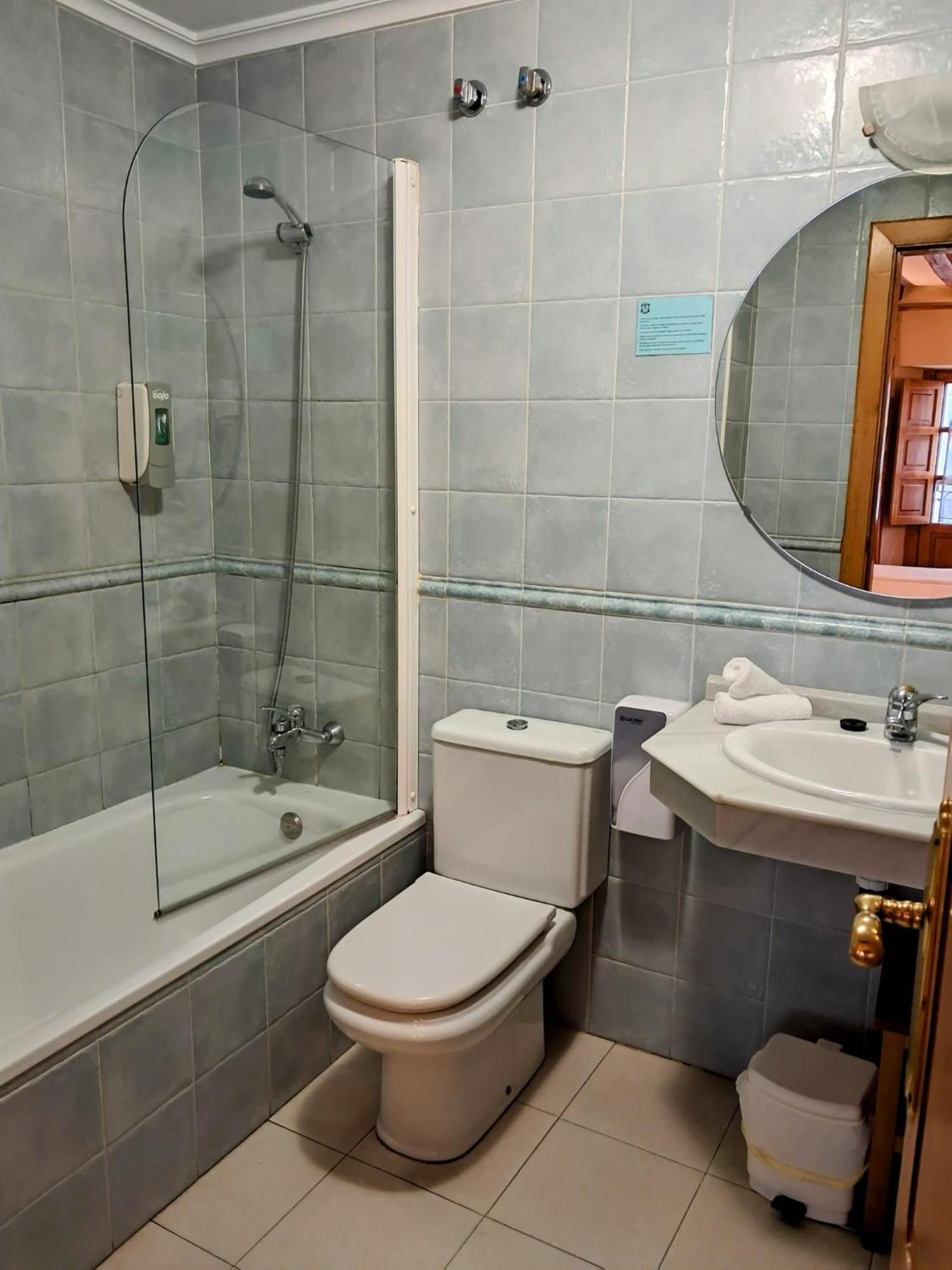 Hotel San Roque Reinosa Ngoại thất bức ảnh