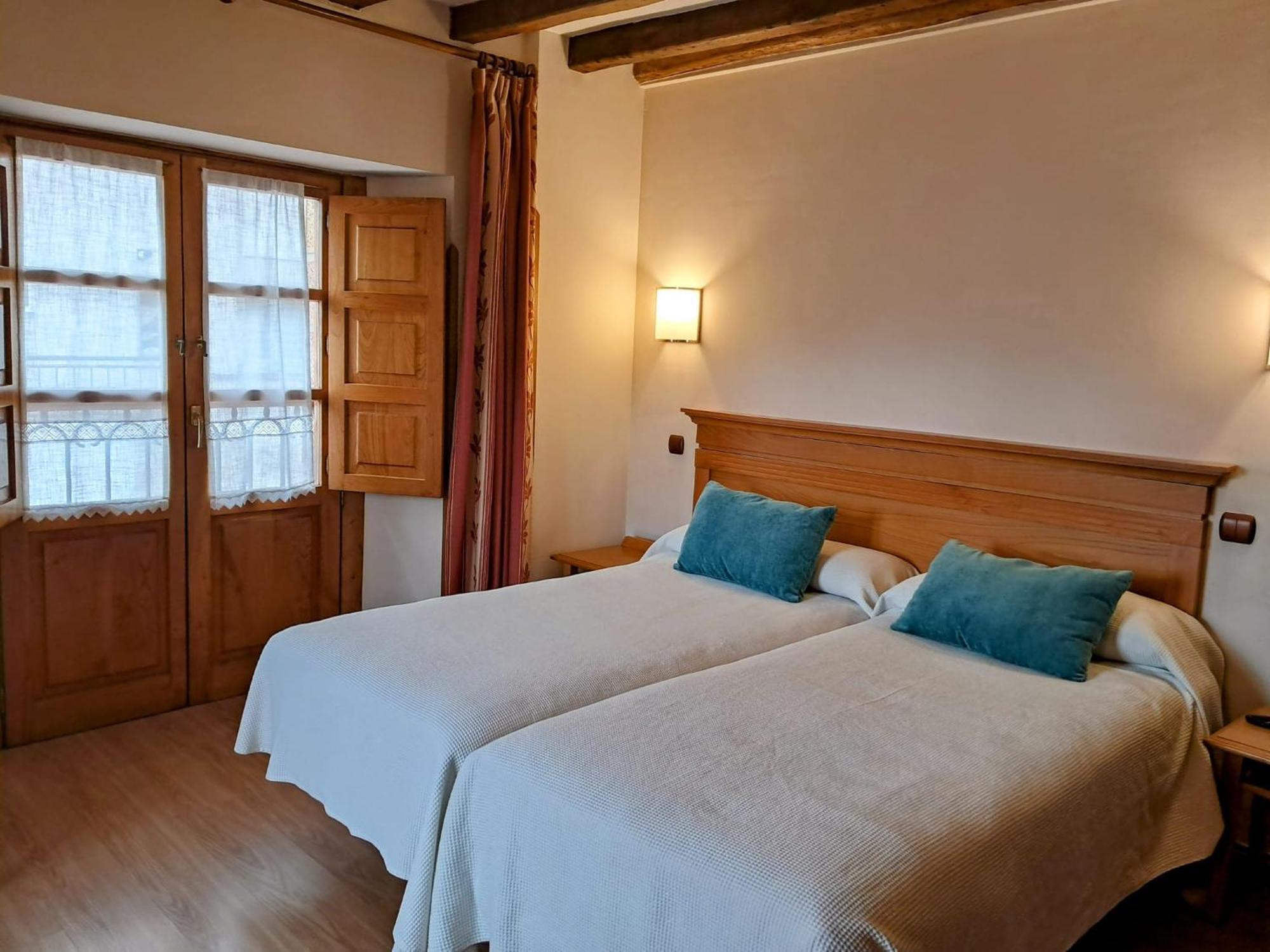Hotel San Roque Reinosa Ngoại thất bức ảnh