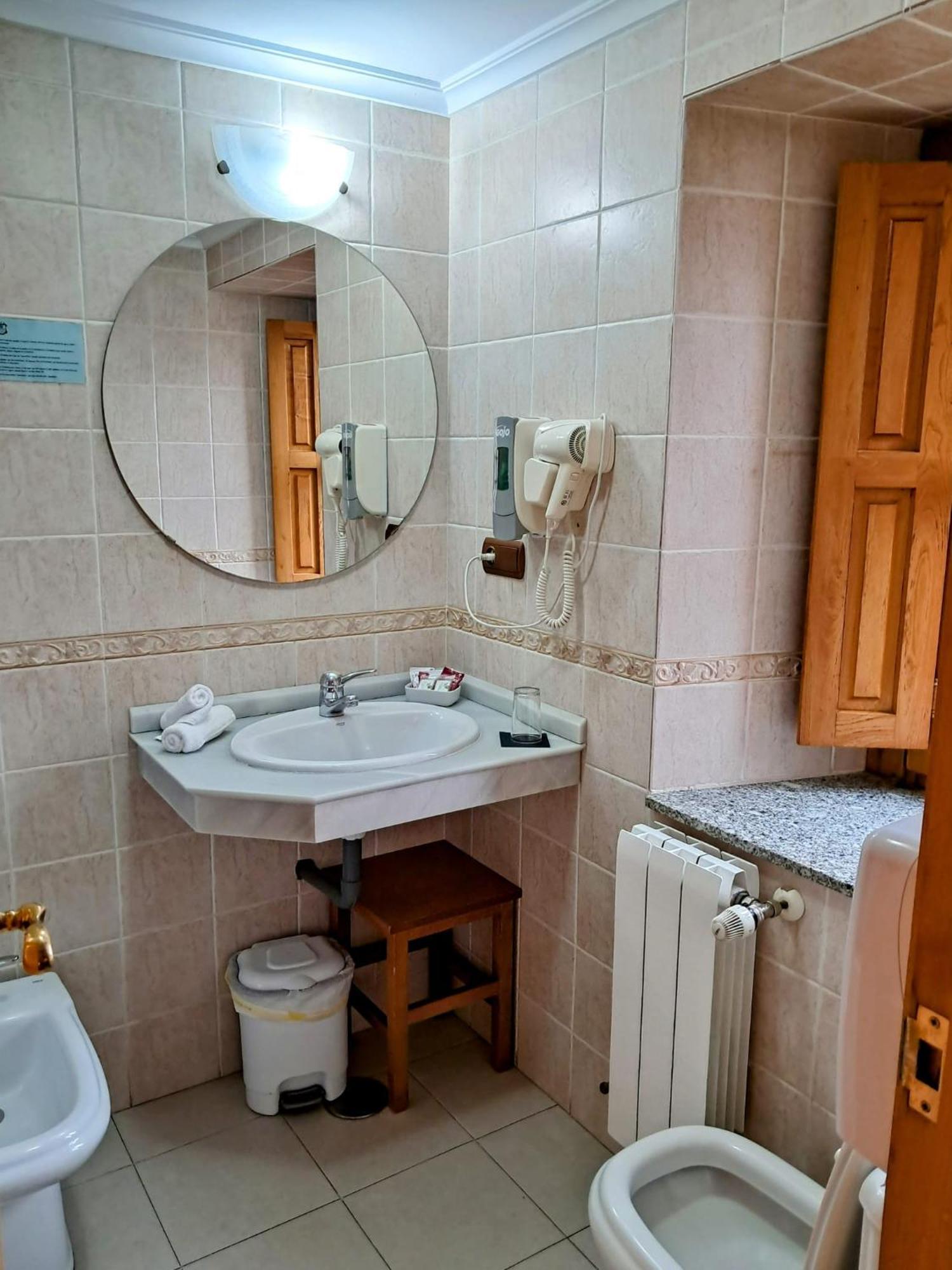 Hotel San Roque Reinosa Ngoại thất bức ảnh