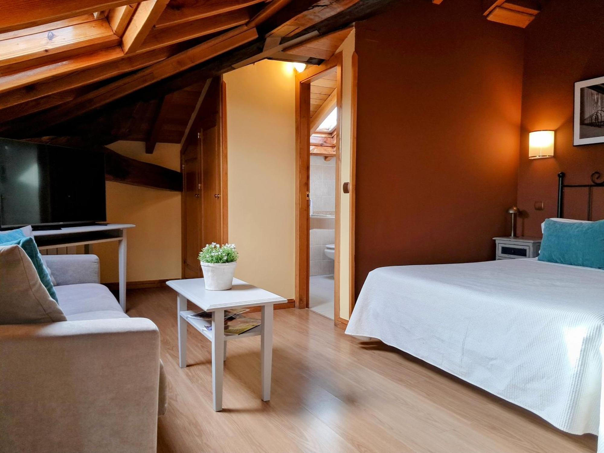 Hotel San Roque Reinosa Ngoại thất bức ảnh