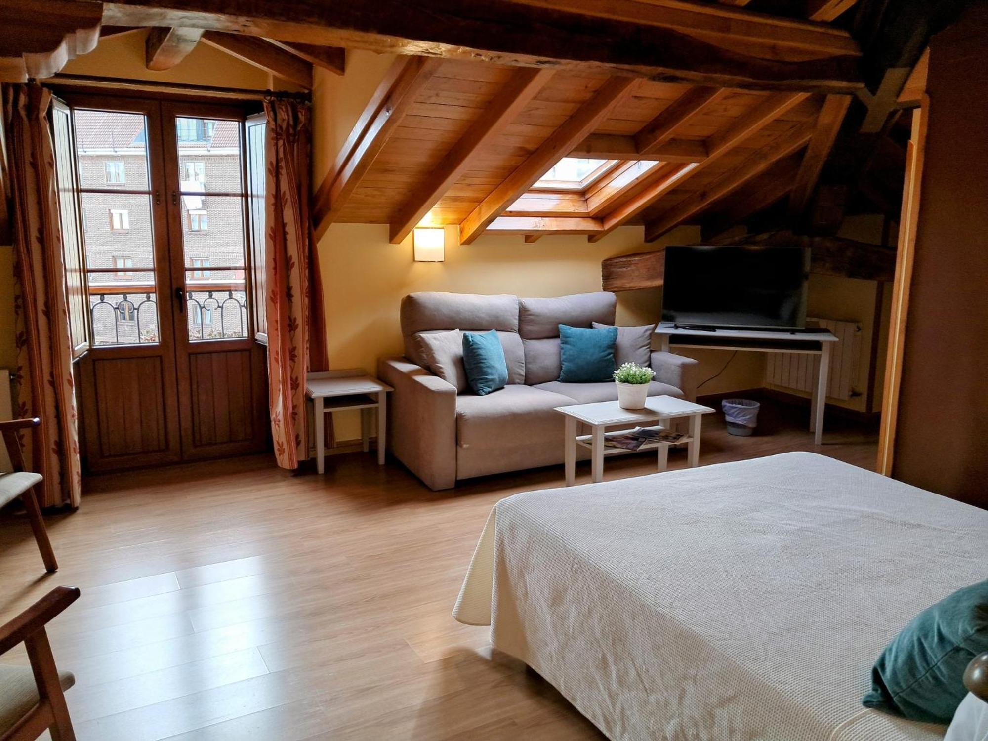 Hotel San Roque Reinosa Ngoại thất bức ảnh