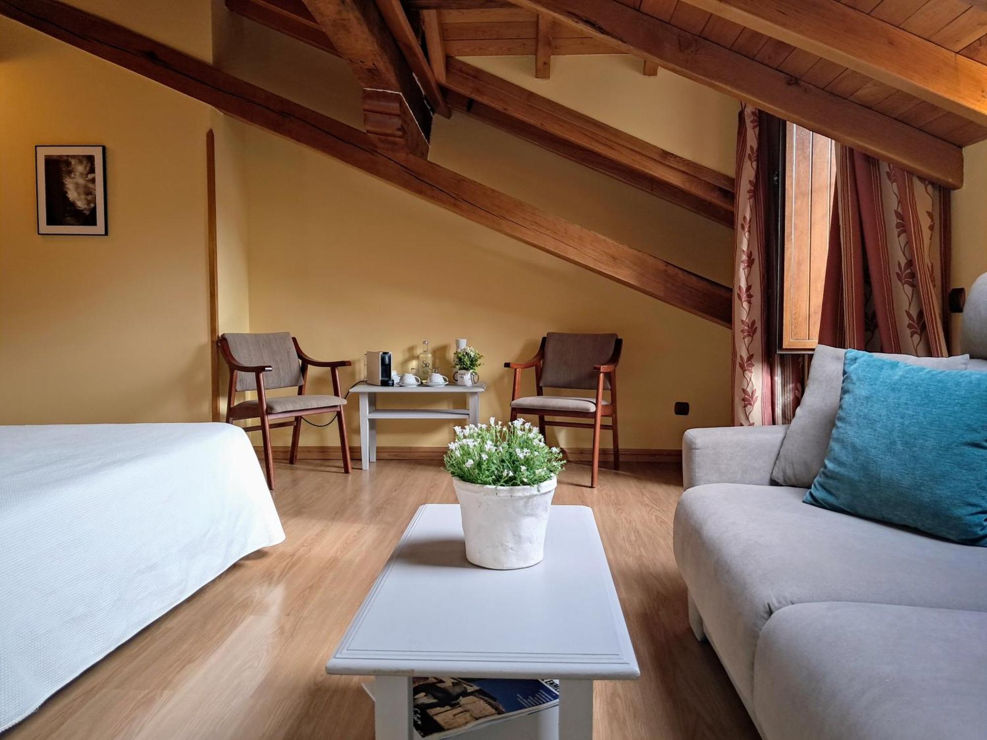 Hotel San Roque Reinosa Ngoại thất bức ảnh